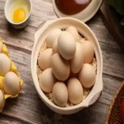  刚煮熟的鸡蛋不宜直接冲冷水，科学冷却避免营养流失与安全隐患