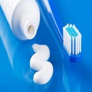 牙膏临时充当「洗面奶」的深层解读与操作指南