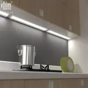 厨房照明的安全美学与功能性布局